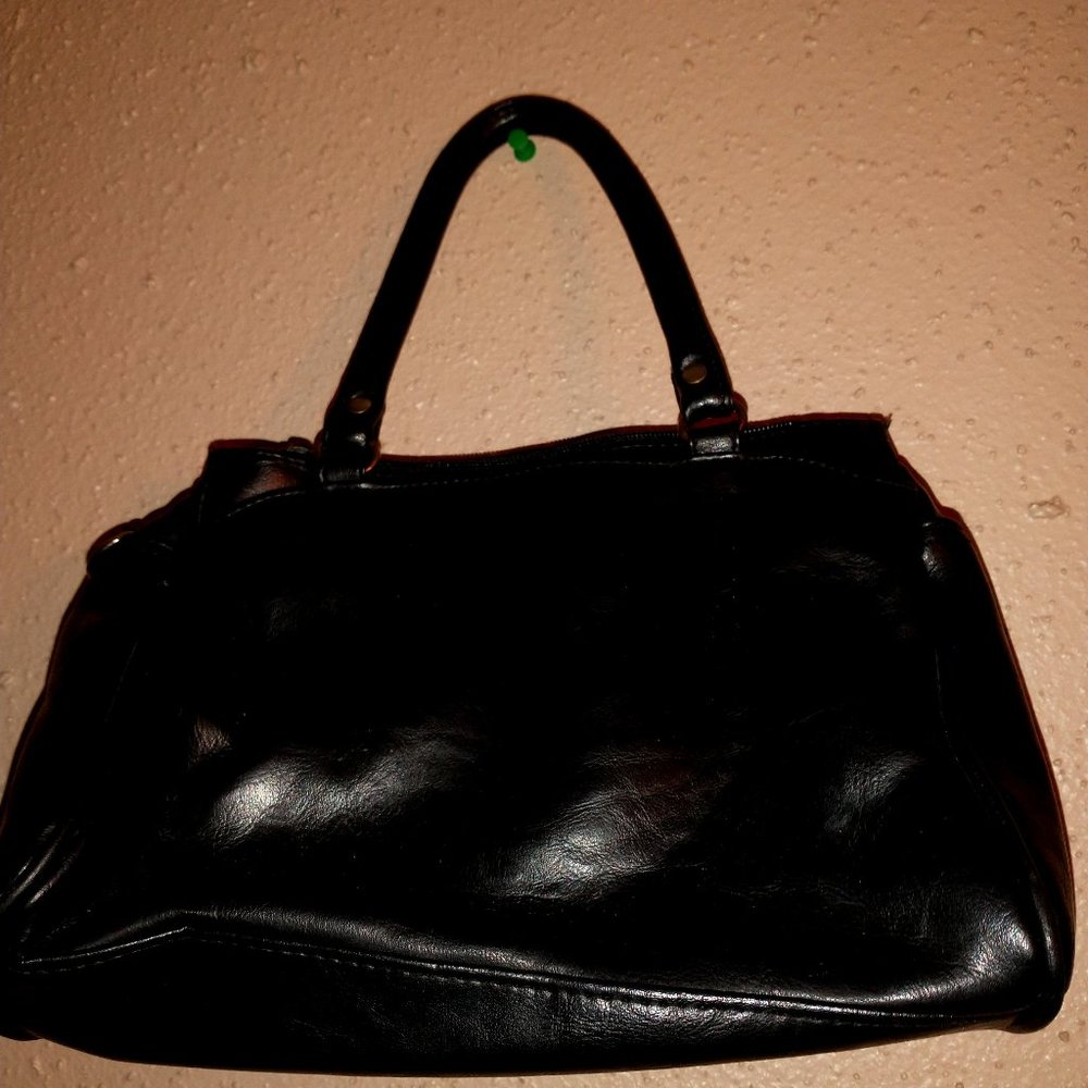 BLACK,LEATHER, SHORT HAND STRAPPED PURSE